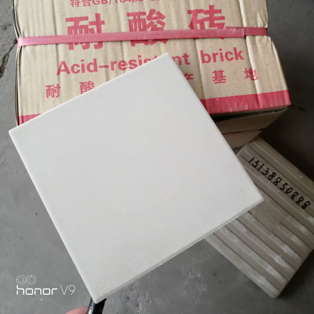 春回大地萬(wàn)物復(fù)蘇氣溫日漸回升防腐行業(yè)正在爭(zhēng)先恐后的搶奪防腐工程而耐酸磚產(chǎn)品質(zhì)量與價(jià)格成了防腐行業(yè)的選擇問題